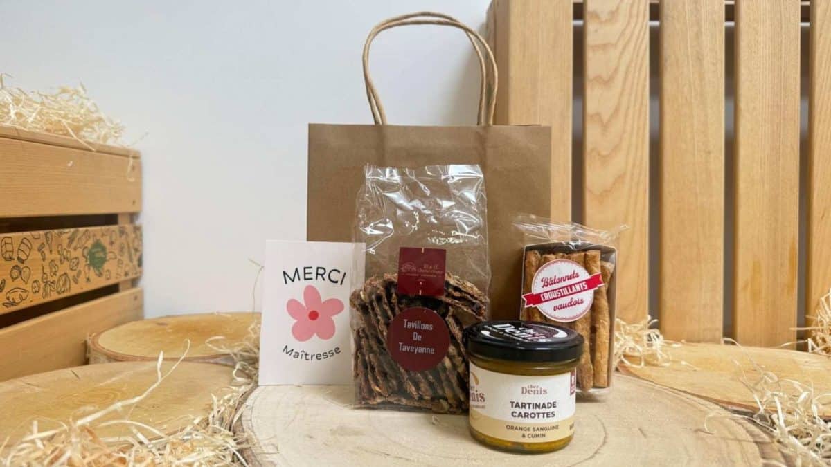 Cadeau pour maîtresse ou maître d’école avec crackers, bâtonnets croustillants et tartinade